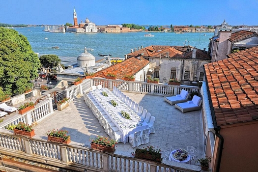 081-venice-terrace-with-view-vows-renewal-ceremony-venice-italy