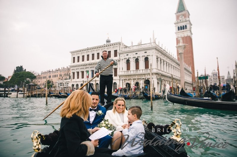 006-renewal-of-vows-in-venice-on-a-gondola