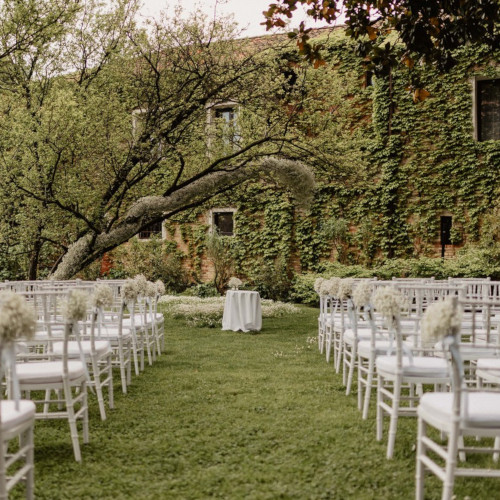 Romantic Venetian Wedding in Secret Gardens - The best one