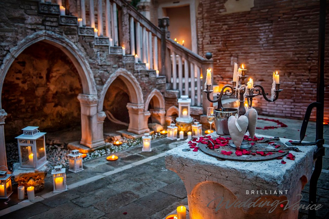 000b Get engaged in Venice Italy A lovely courtyard at sunset
