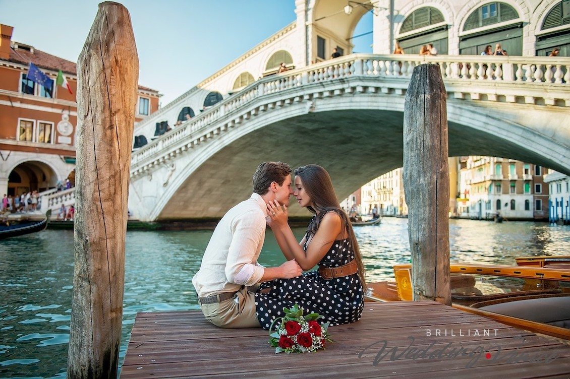 03d Popping the question on a gondola in Venice Italy
