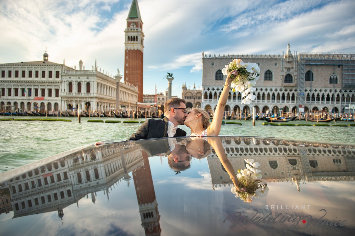 010a The marvellous wedding in Venice in a historical Venetian Palazzo